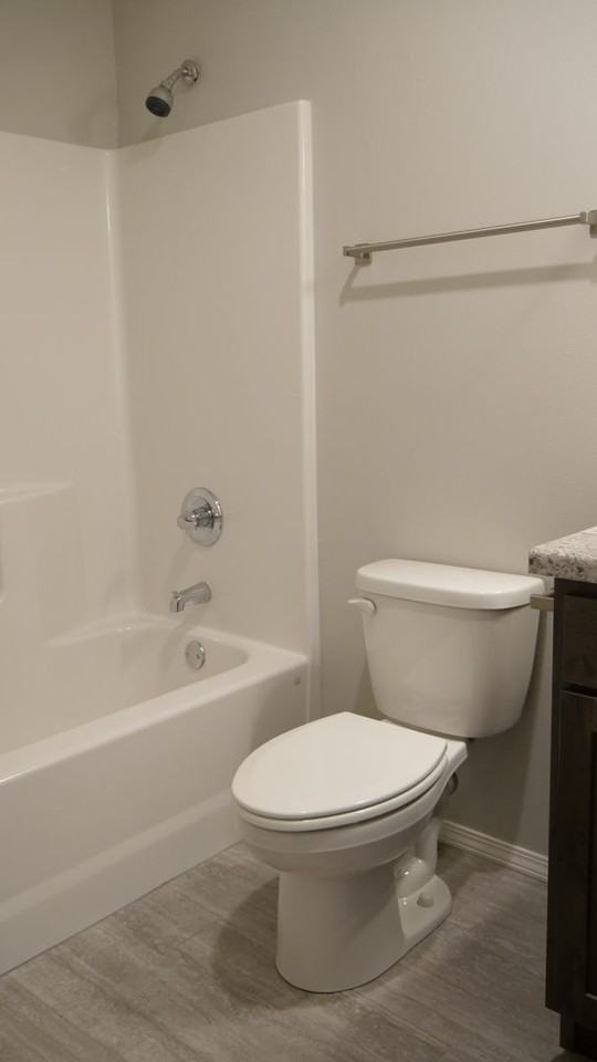 329 W Summit St Apt A - Photo 7 of 8