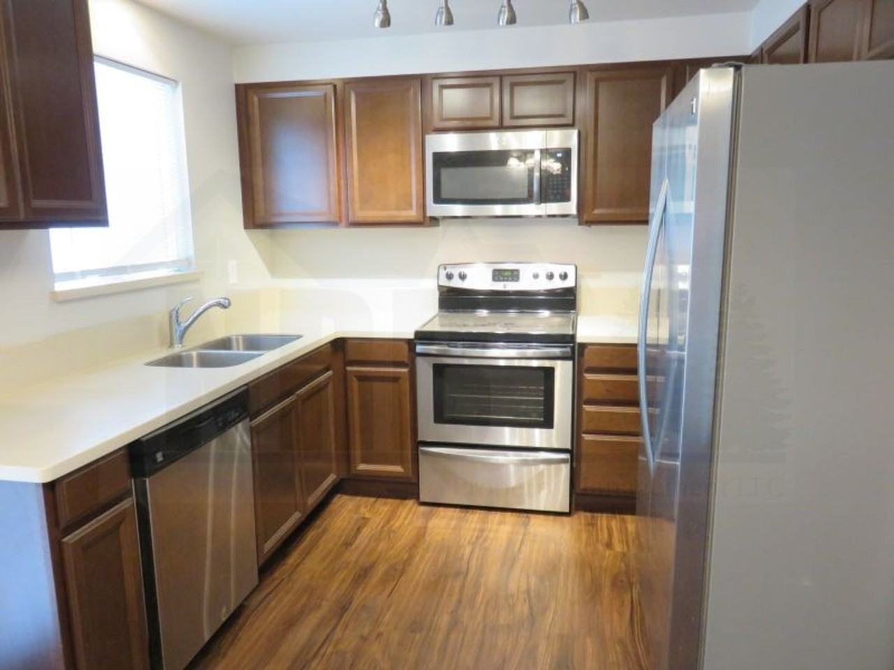 511 Malibu Dr Se - Photo 2 of 30