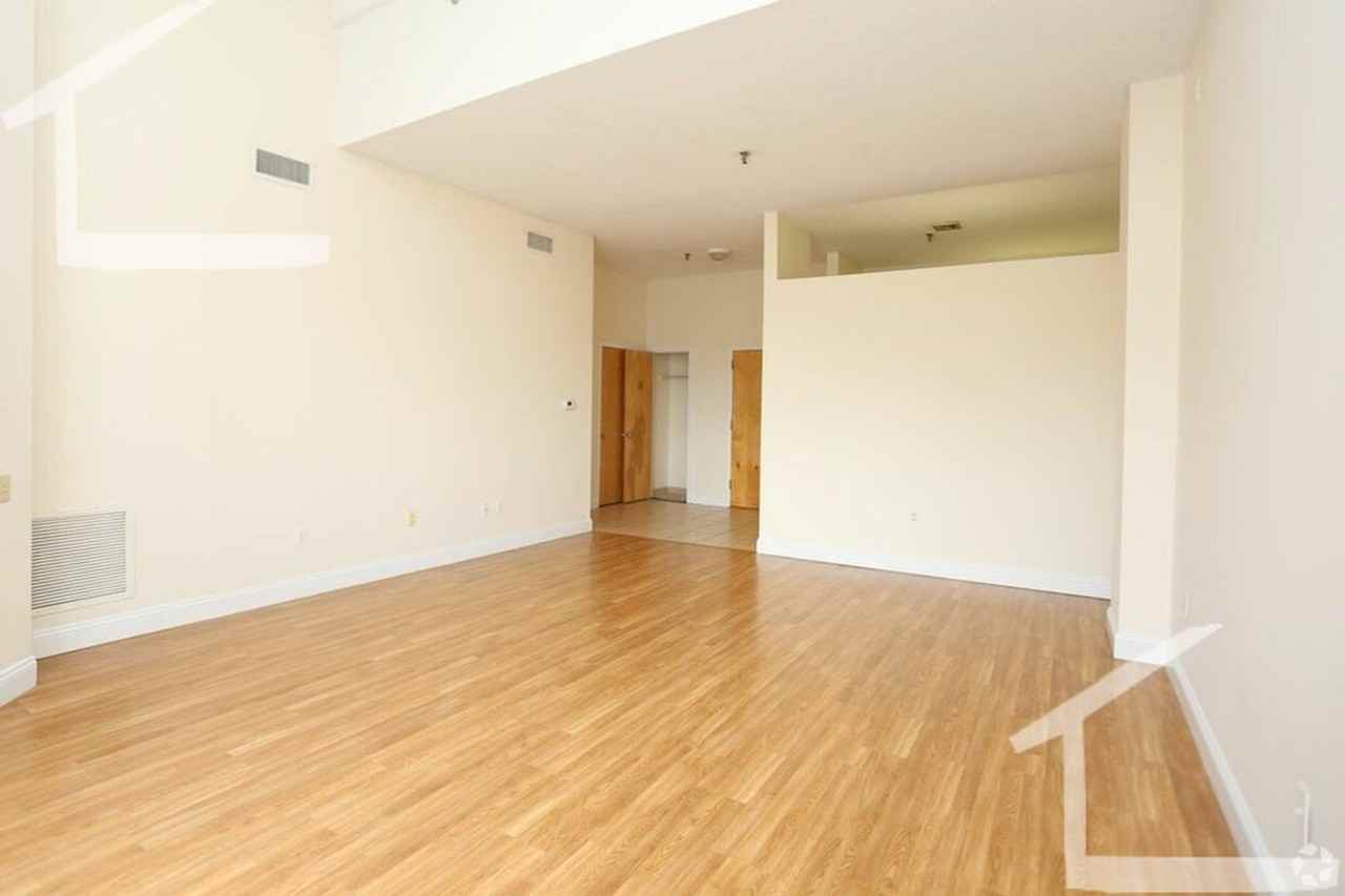 1085 Commonwealth Ave - Photo 2 of 11