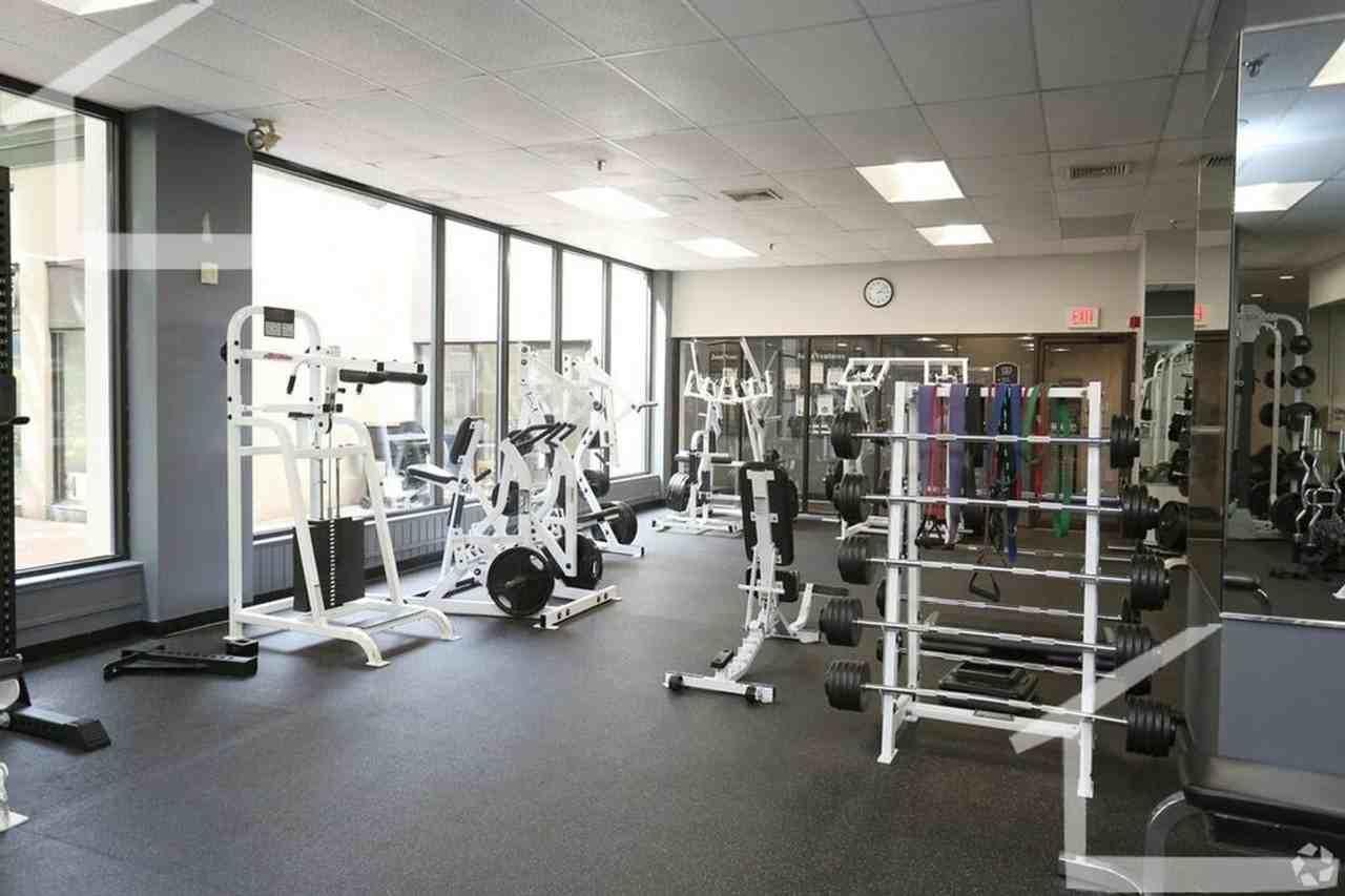 1085 Commonwealth Ave - Photo 7 of 11