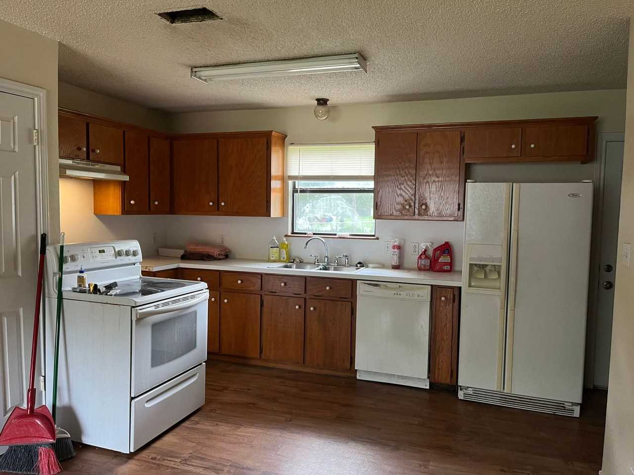 604 Leftwich Street - Photo 2 of 7