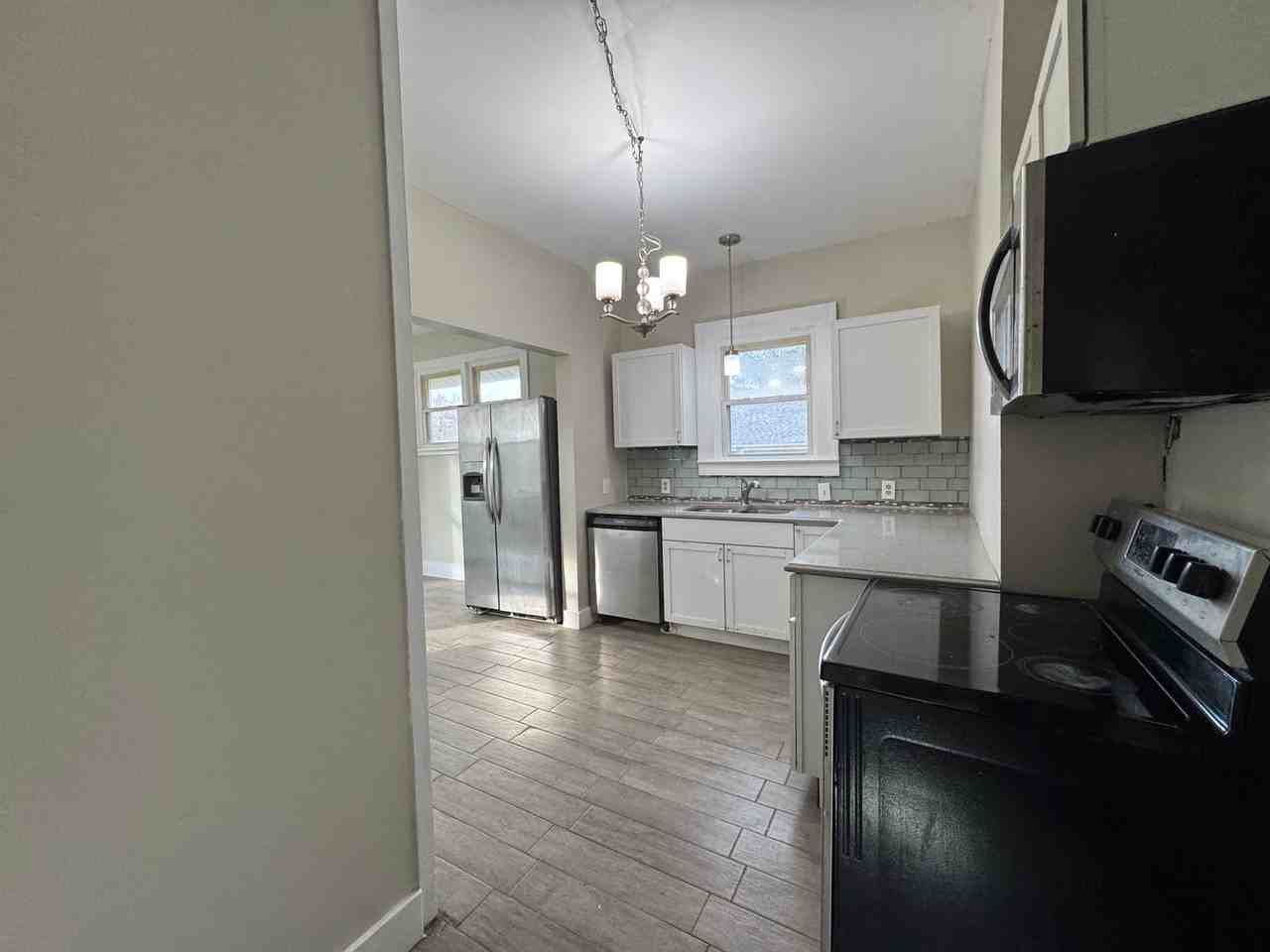 53 Beacon Ave - Photo 4 of 9