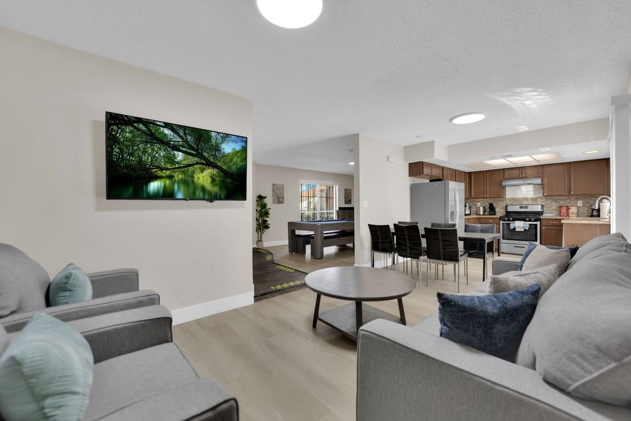 3087 Capistrano Ct - Photo 7 of 50