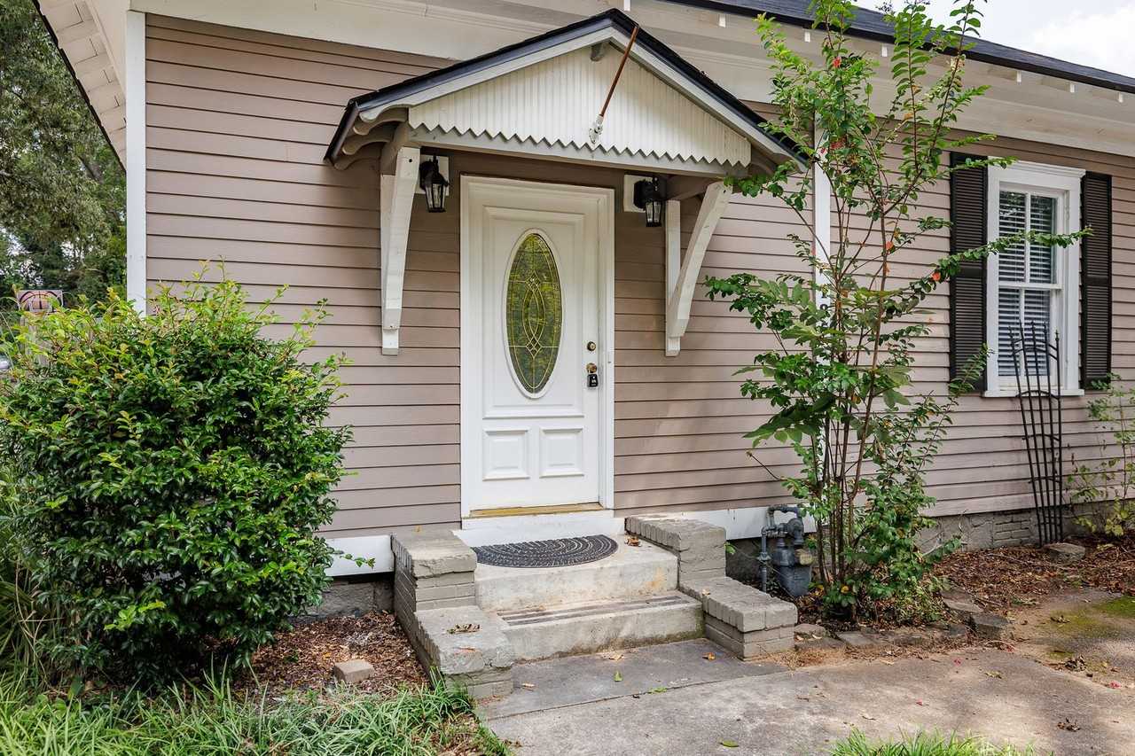 185 Bloomfield St - Photo 2 of 24