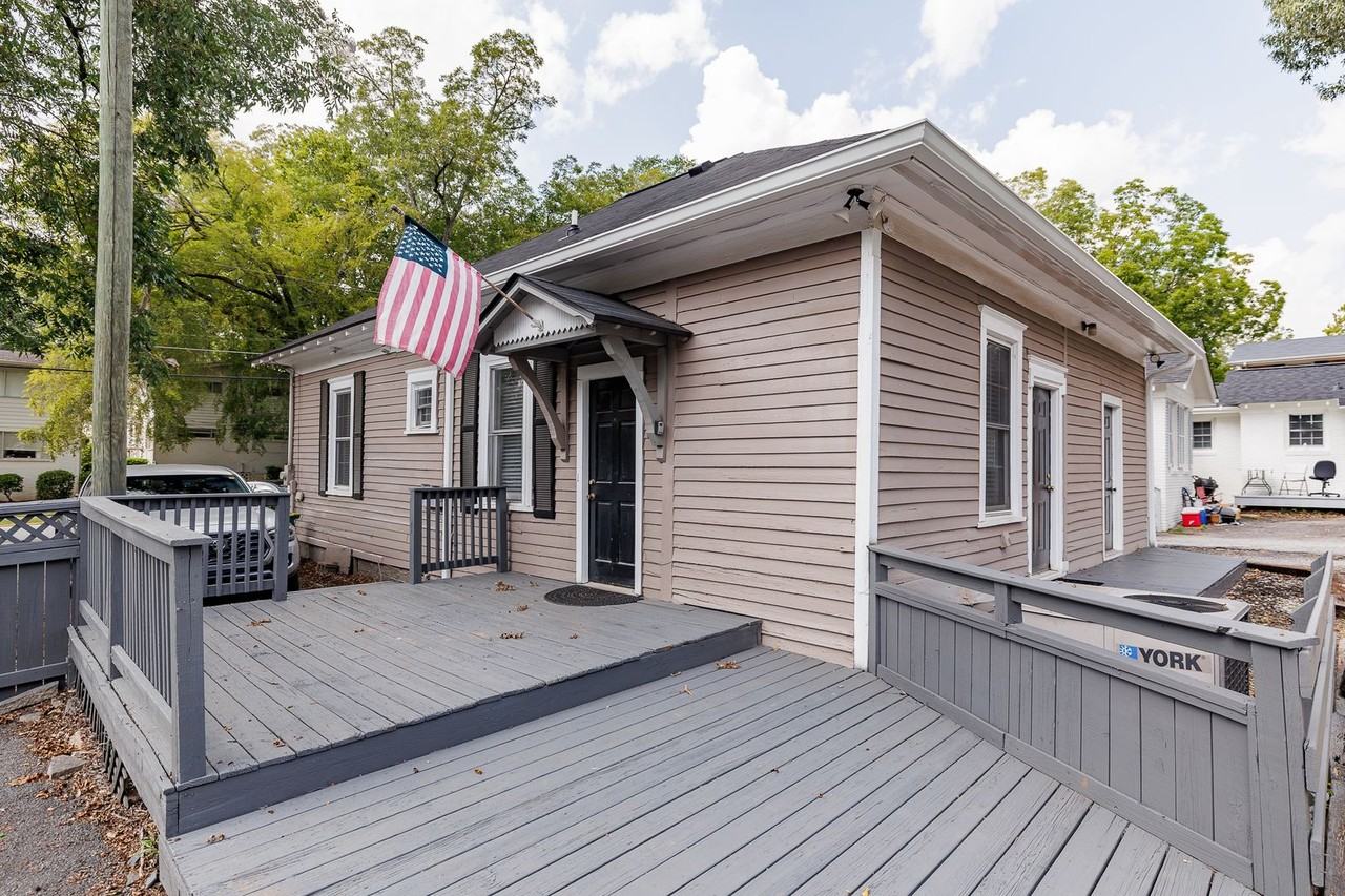 185 Bloomfield St - Photo 5 of 24