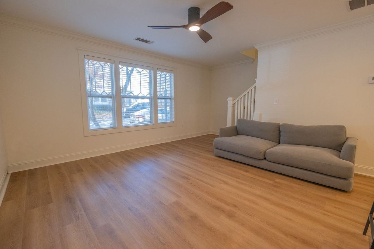 490 Barnett Shoals Rd #105 - Photo 5 of 19