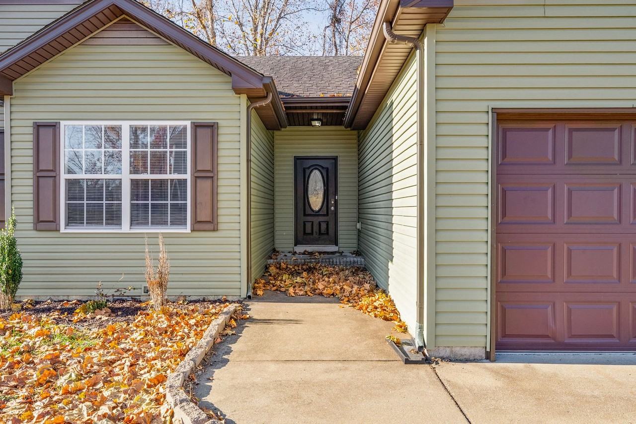 1680 Parkside Dr - Photo 3 of 30