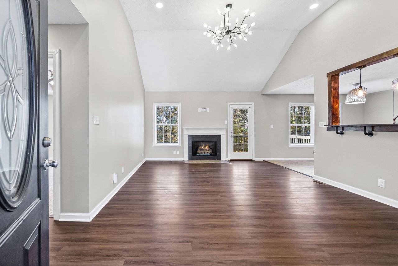1680 Parkside Dr - Photo 4 of 30