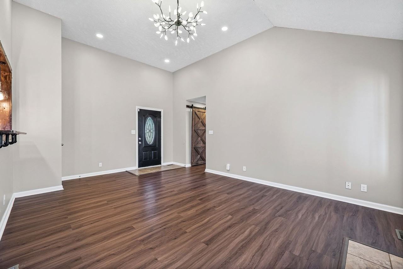 1680 Parkside Dr - Photo 7 of 30