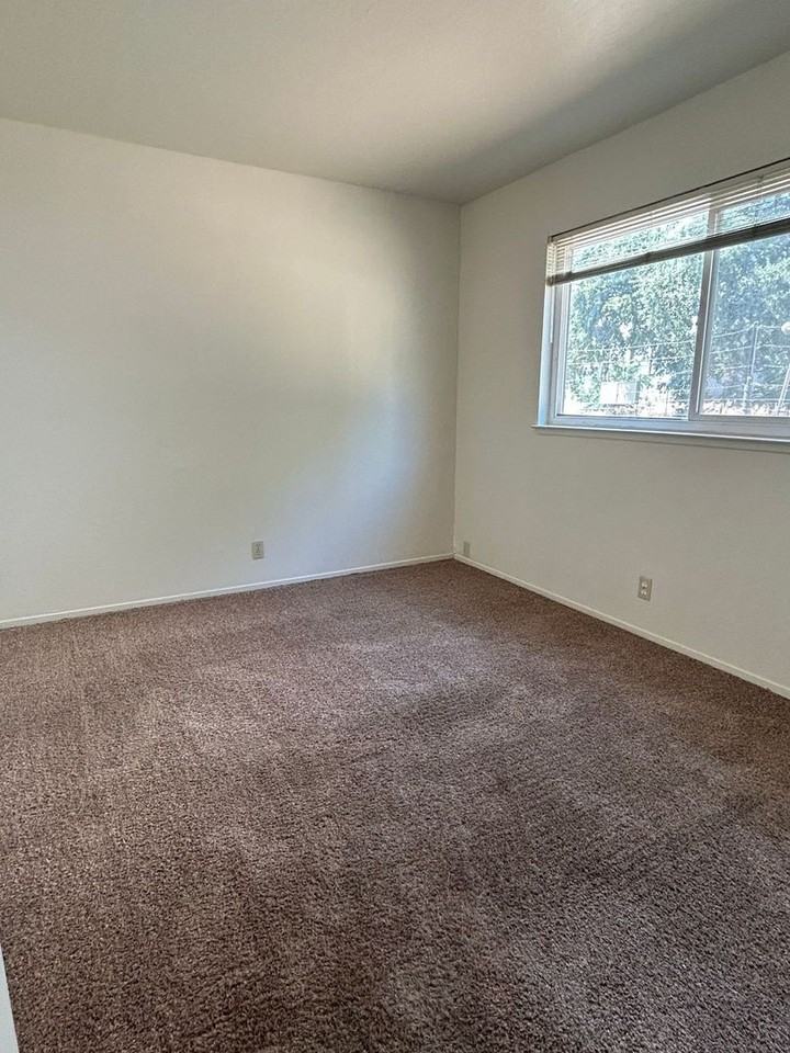 Wildflower Apartments - Photo 4 of 12