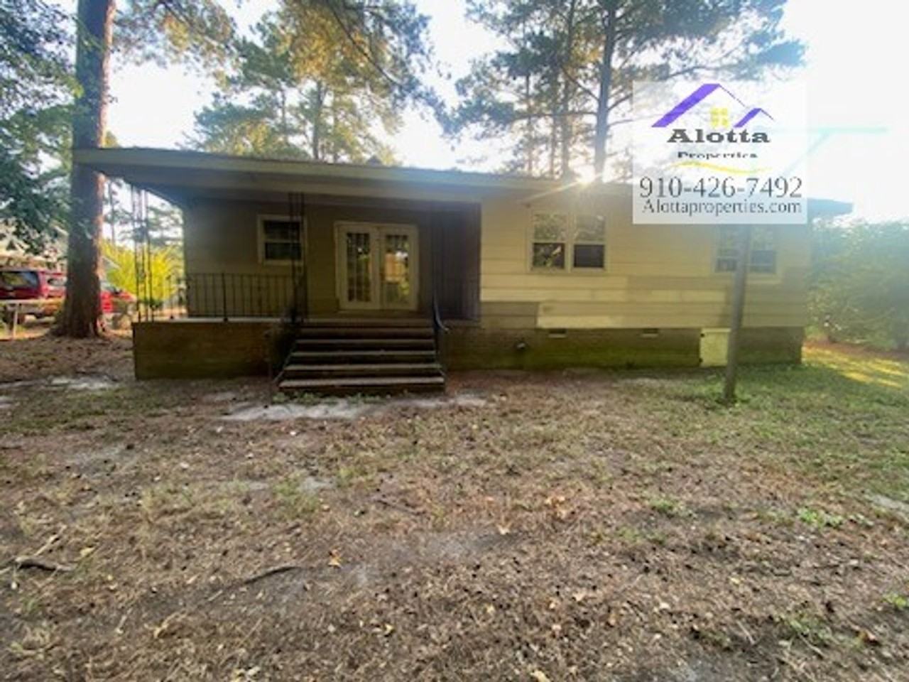 733 Goodyear Dr - Photo 2 of 13