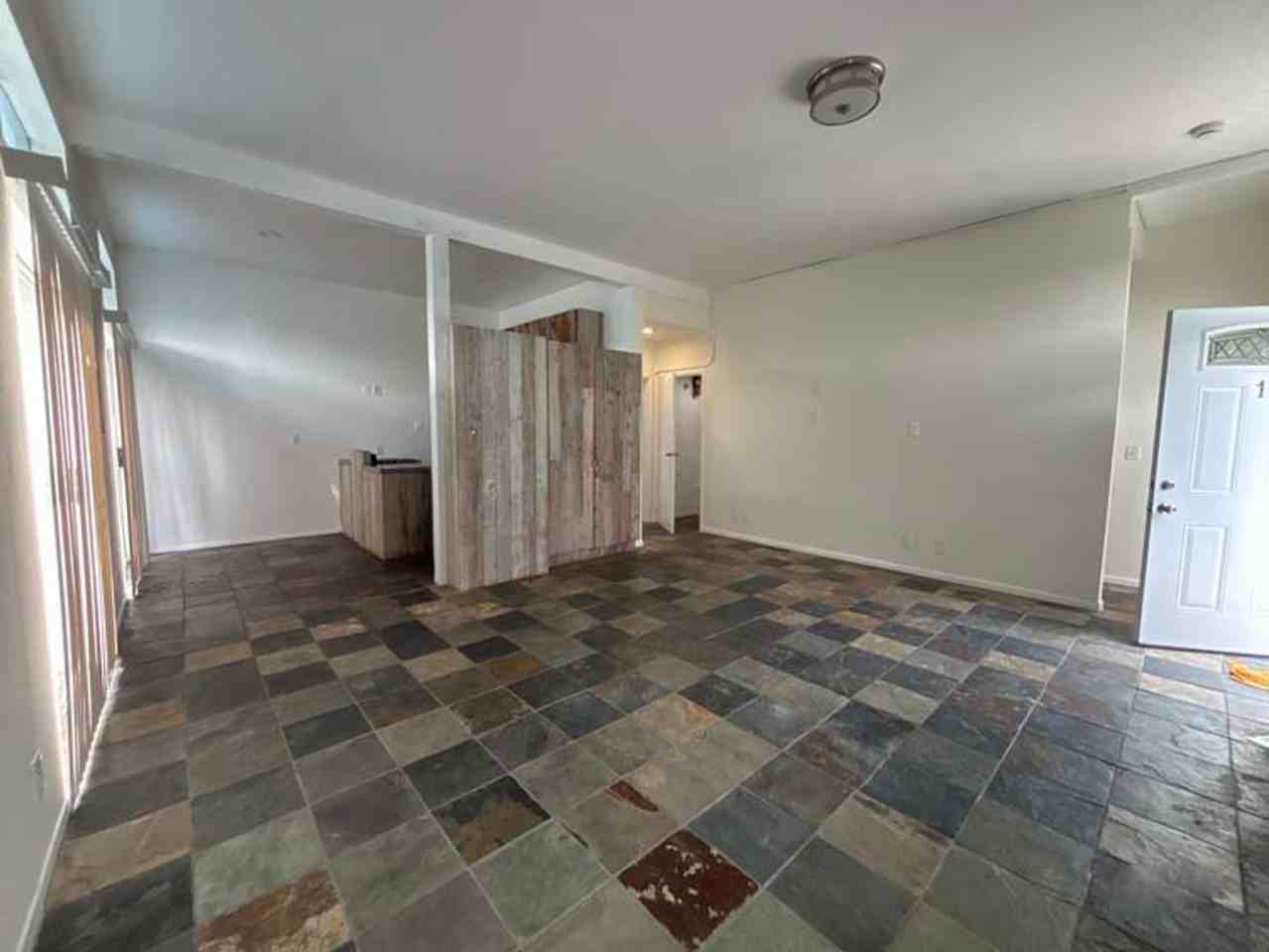 915 Broadway St. - Photo 6 of 50