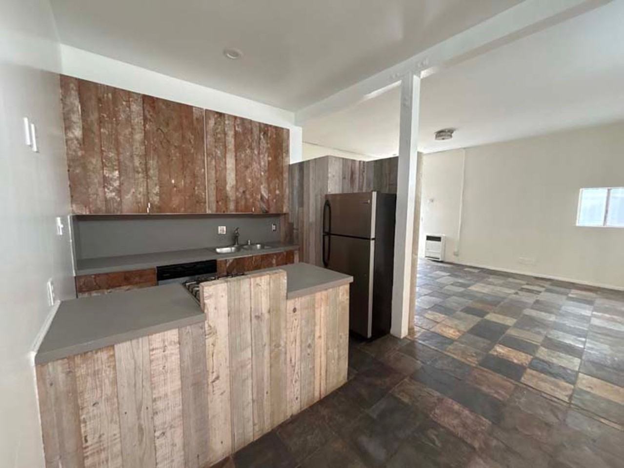 915 Broadway St. - Photo 7 of 50