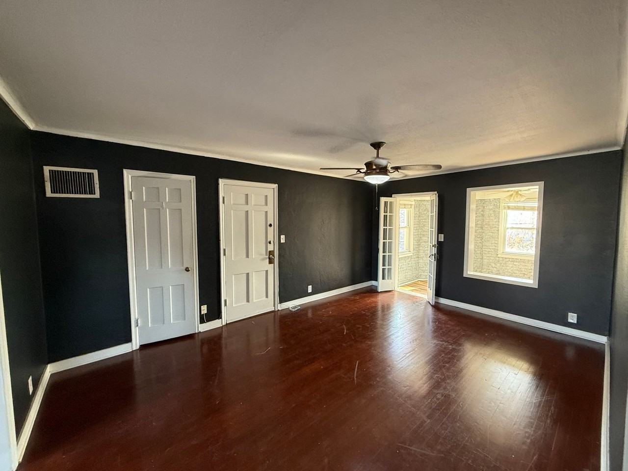 12 E 50th St - Photo 3 of 20