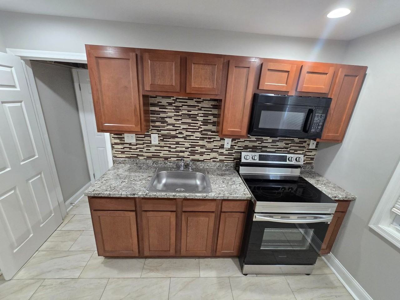 144 Chestnut St - Photo 5 of 16