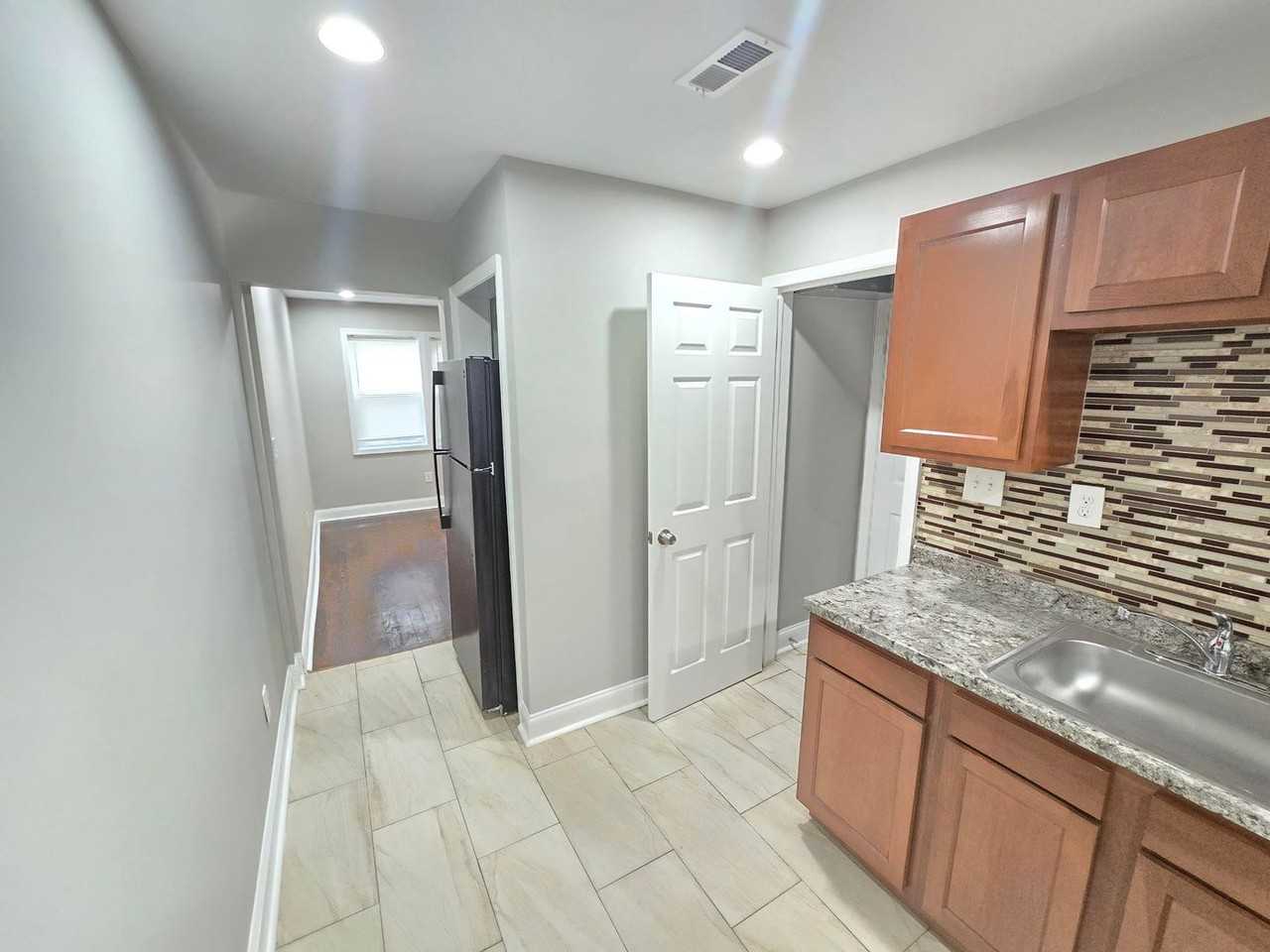 144 Chestnut St - Photo 6 of 16