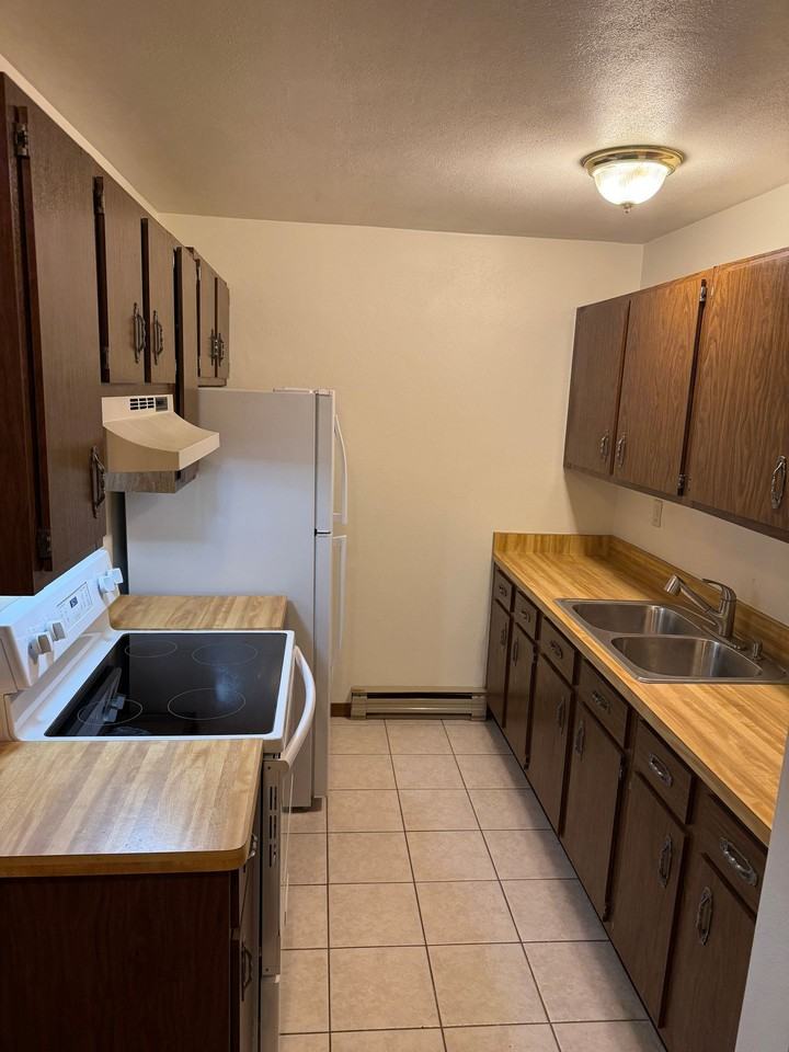 Immaculate Updated 1 Bedroom with 1 Bath - Photo 6 of 18