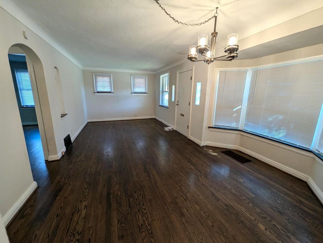 2649 Melvin Avenue - Photo 2 of 12