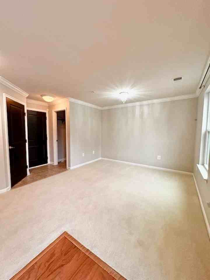 3542 Sprigg Street South - Photo 3 of 34