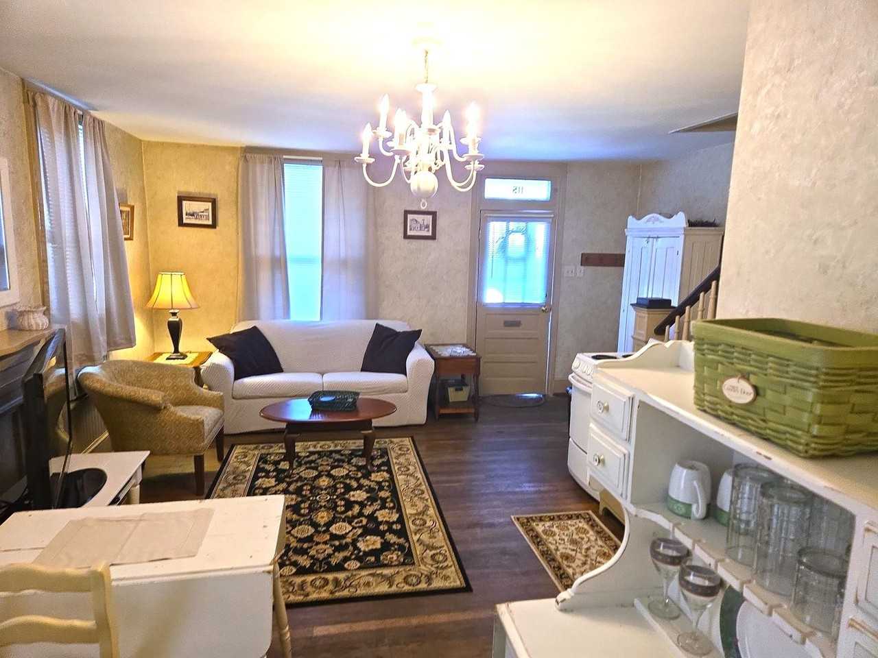 115 South Potomac Street - Photo 3 of 21