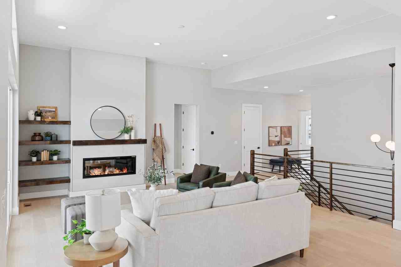 1404 Swan Peter Dr - Photo 3 of 28