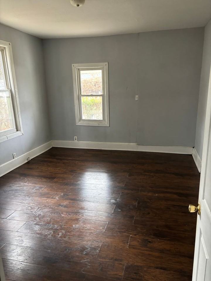 316 Young Avenue Northeast - Photo 5 of 10