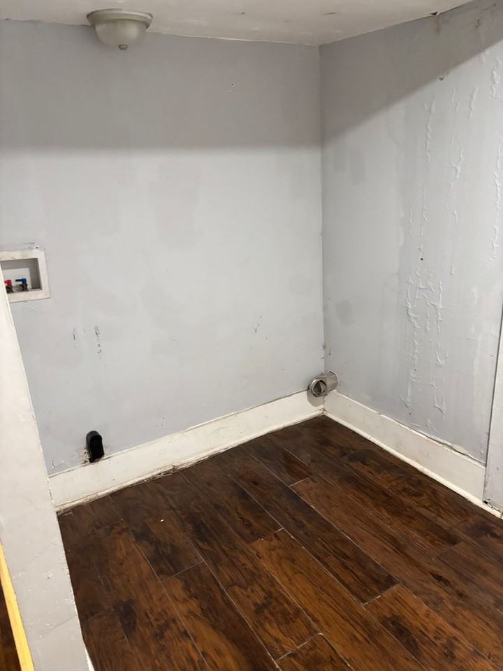 316 Young Avenue Northeast - Photo 6 of 10