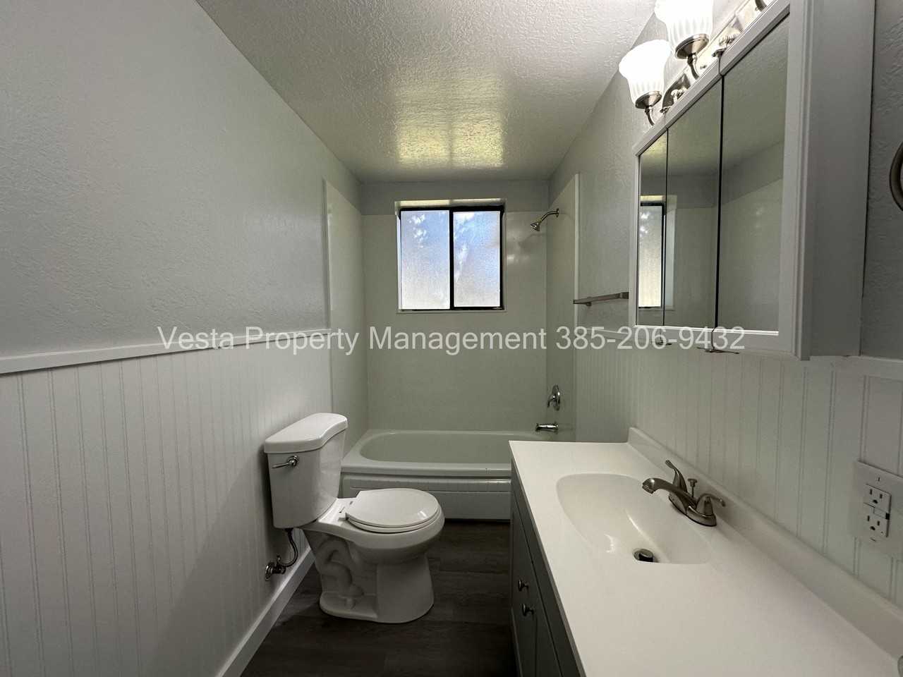 2158 Robins Ave #2 - Photo 3 of 23