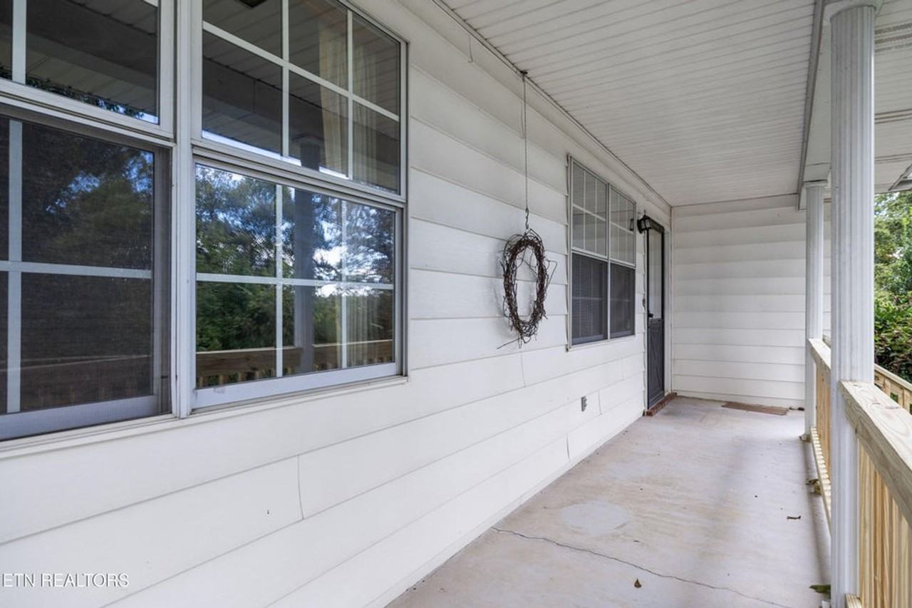 804 Chilhowee View Road - Photo 3 of 38