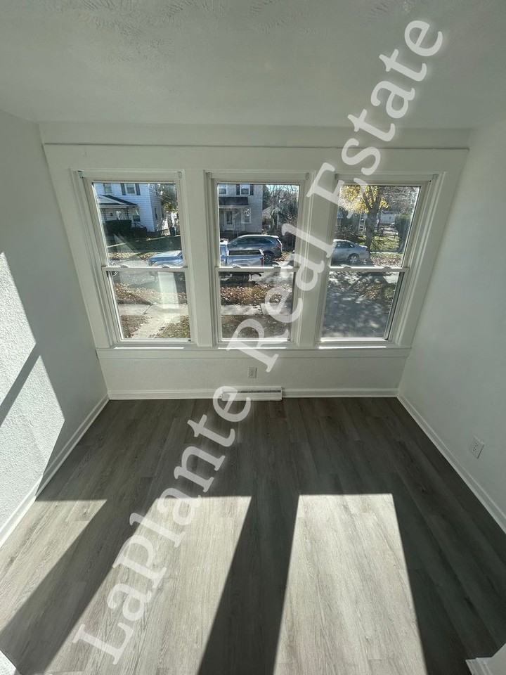 2244 Dunham St - Photo 3 of 11