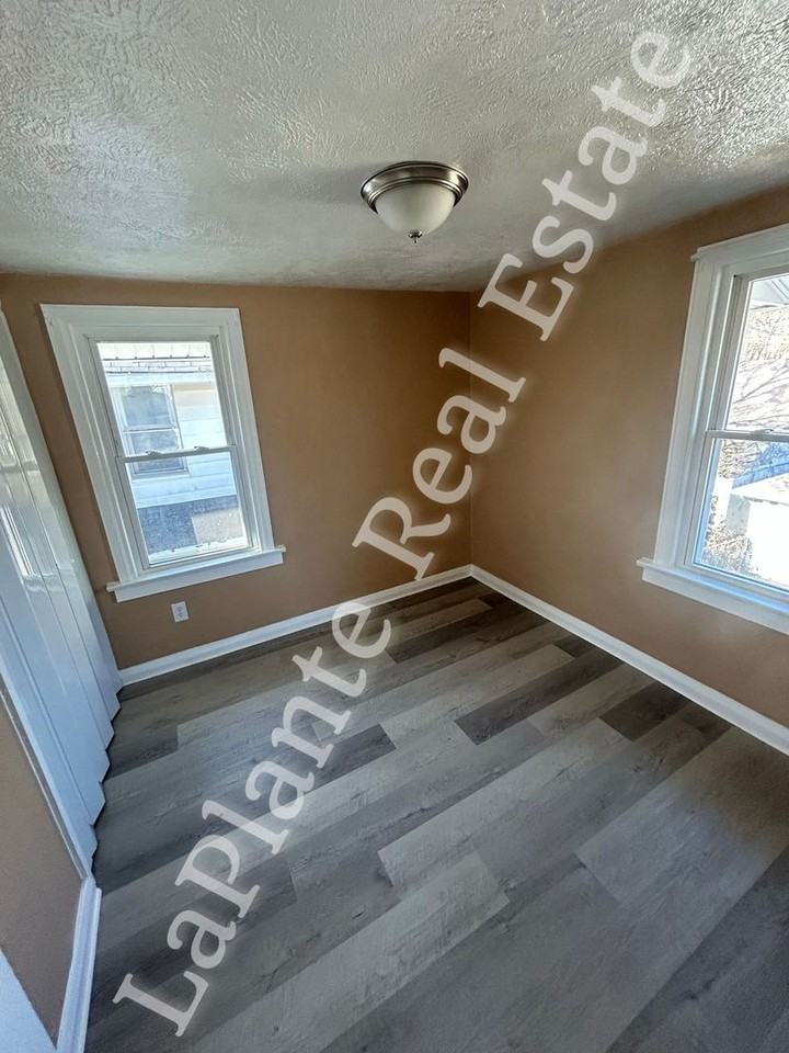 2244 Dunham St - Photo 5 of 11