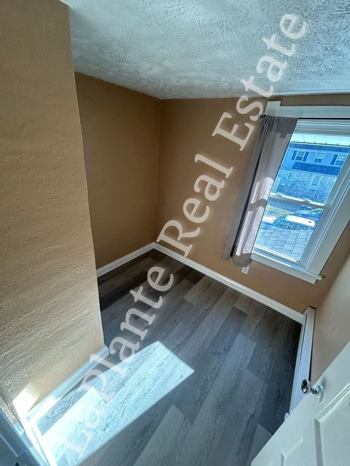 2244 Dunham St - Photo 7 of 11