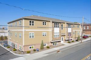 featured image of 1307 Broadway