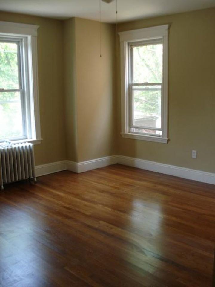 194 Saint Paul St - Photo 5 of 11