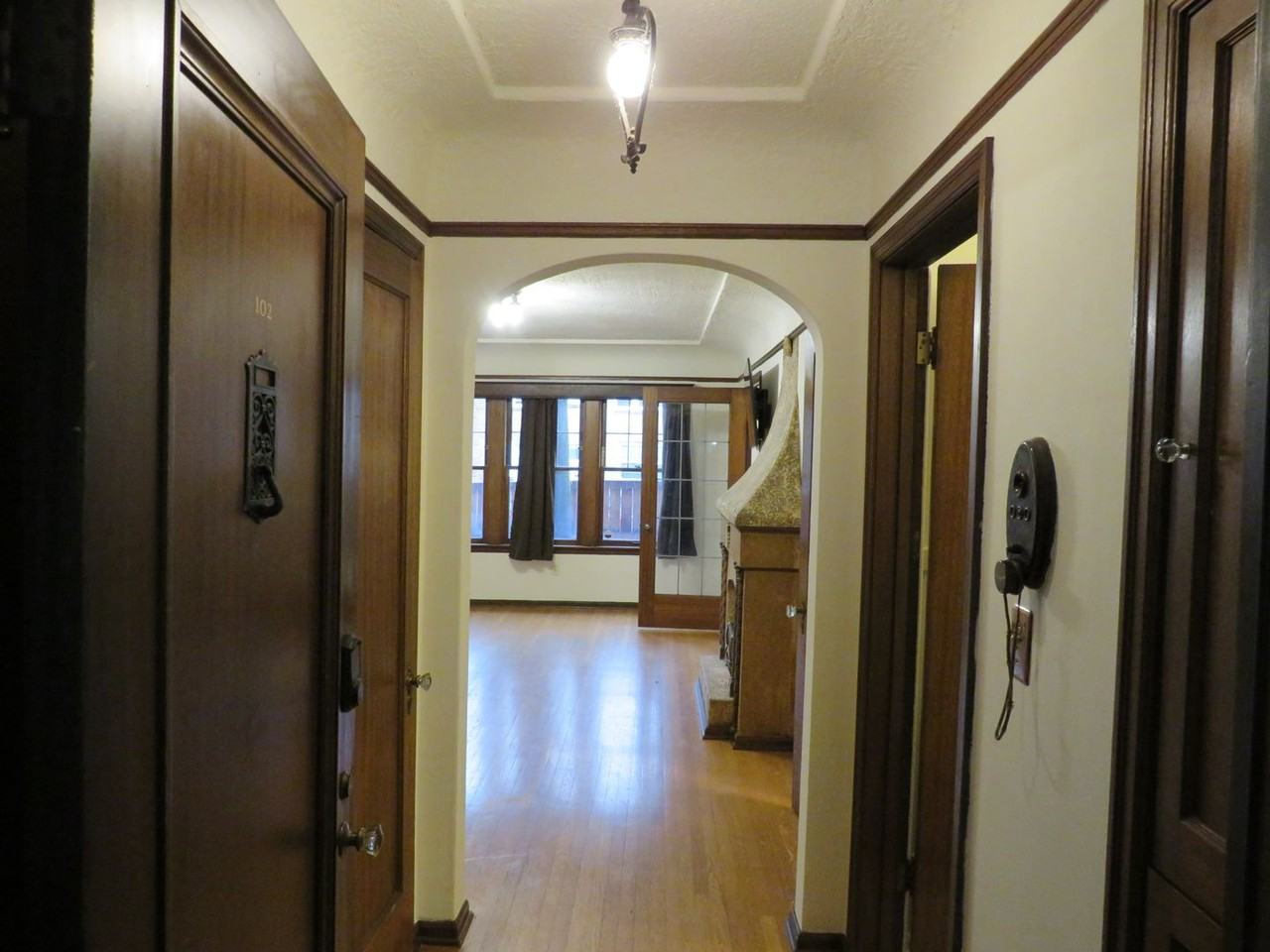 323 16th Ave E #102 - Photo 5 of 22