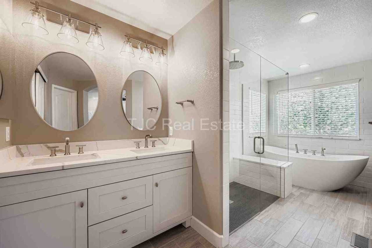 6212 S Valdai Ct - Photo 7 of 11