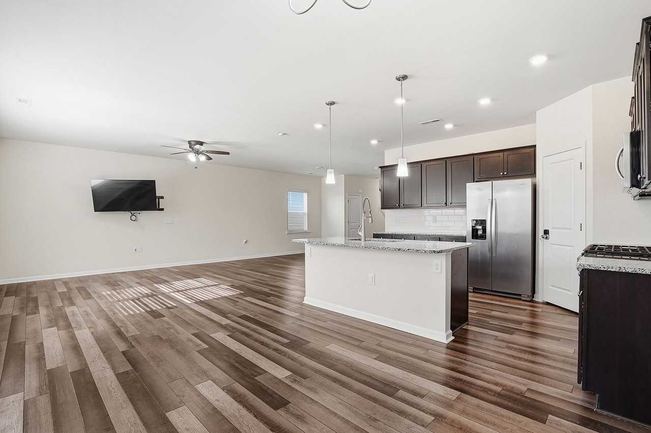 2116 Water Marsh Trl - Photo 4 of 27