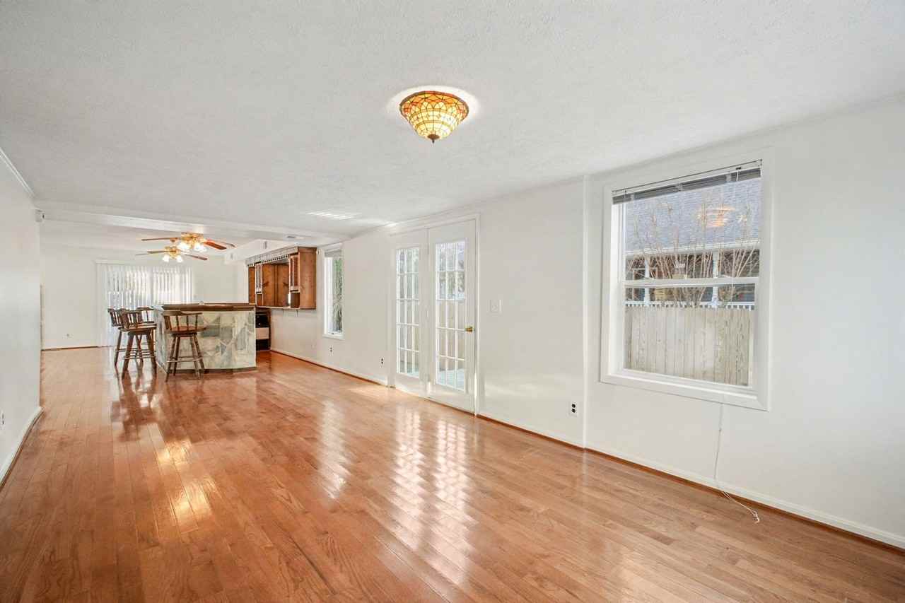 122 Cedar Ave - Photo 2 of 40