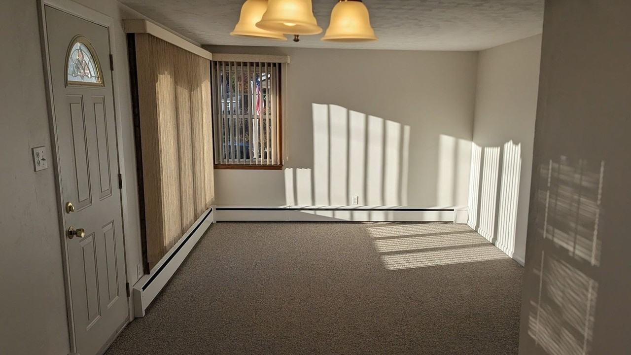 21 Falmouth Dr - Photo 5 of 15