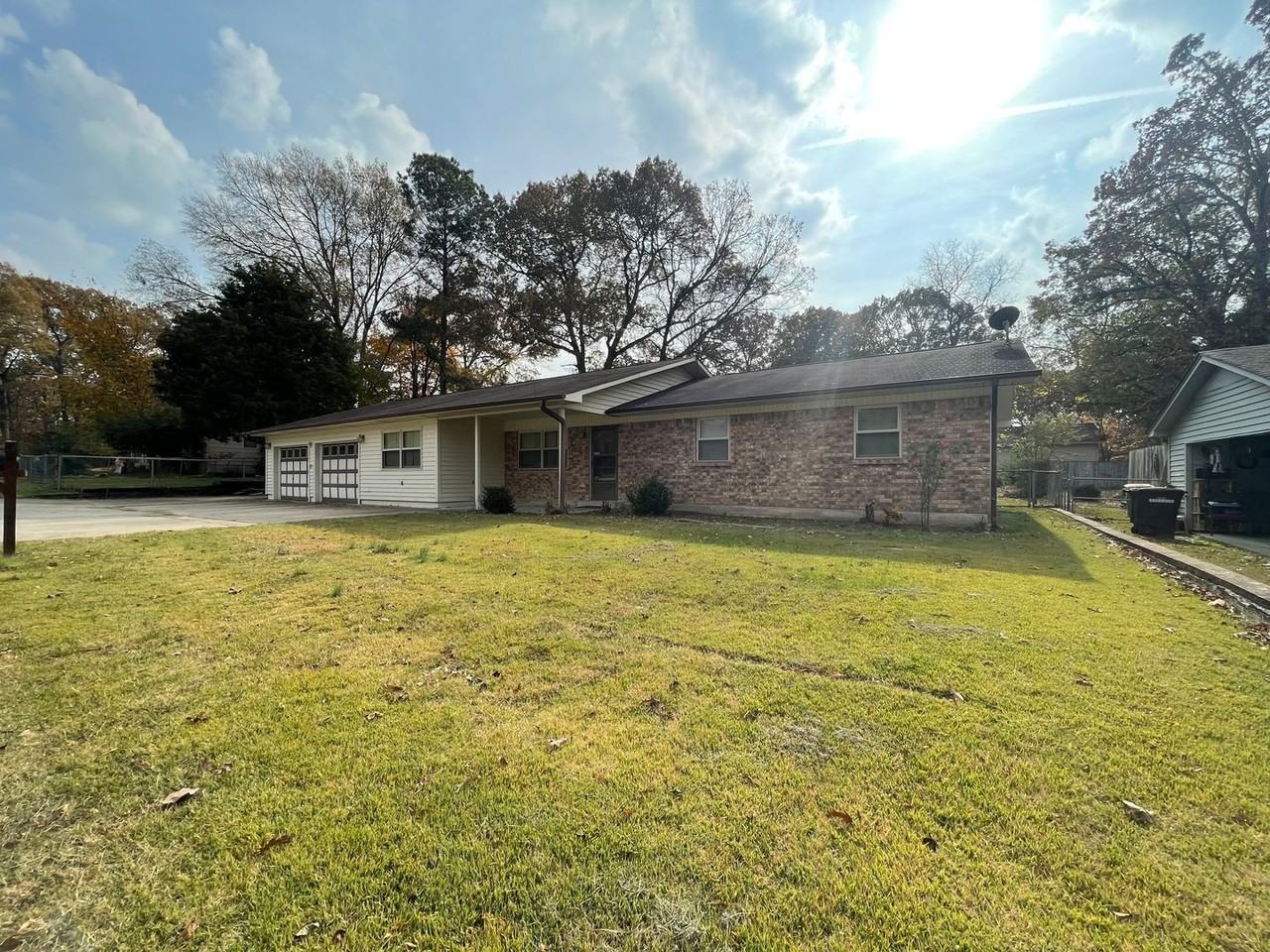 220 Cherrie Ave - Photo 2 of 37