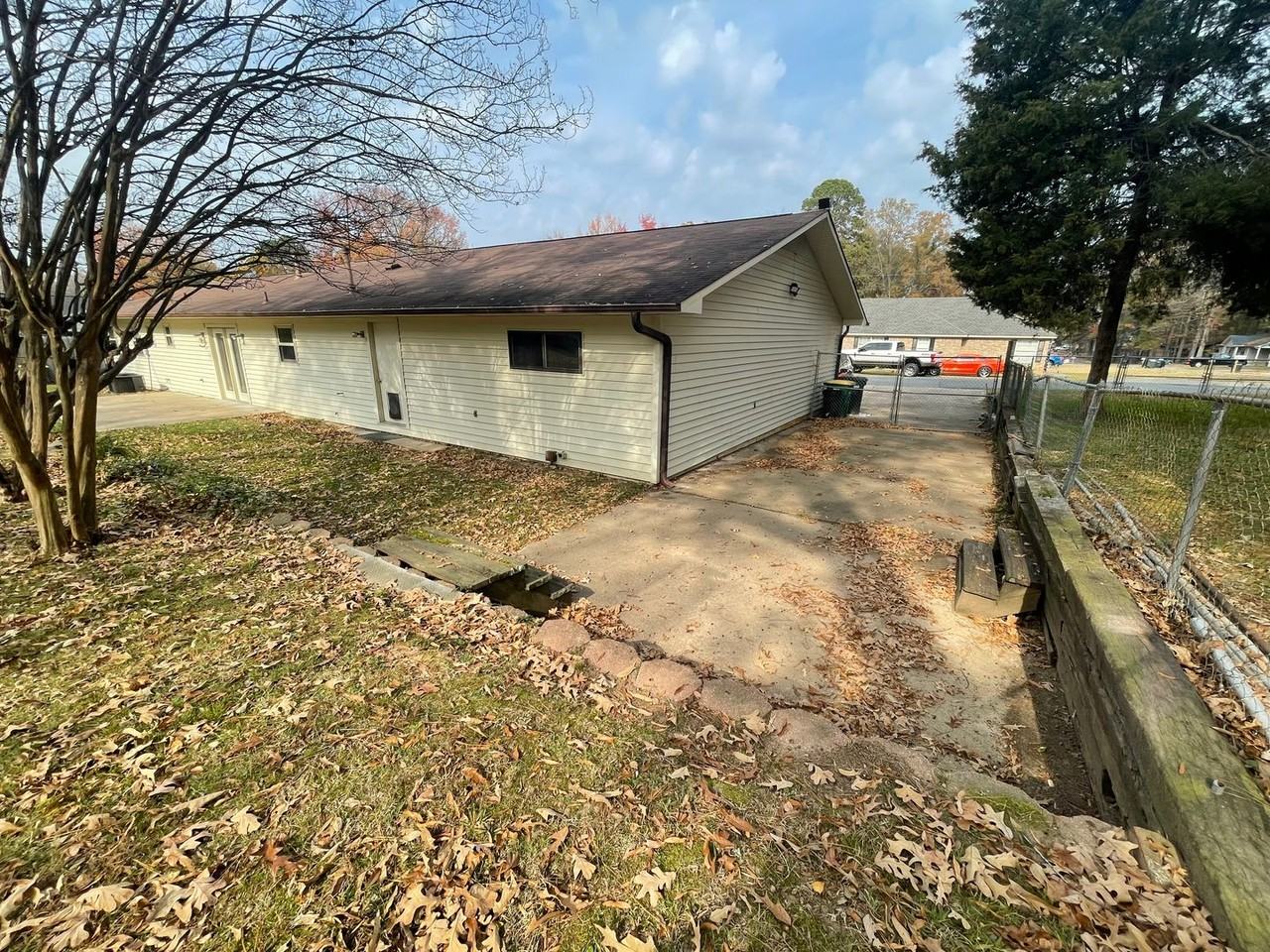 220 Cherrie Ave - Photo 6 of 37