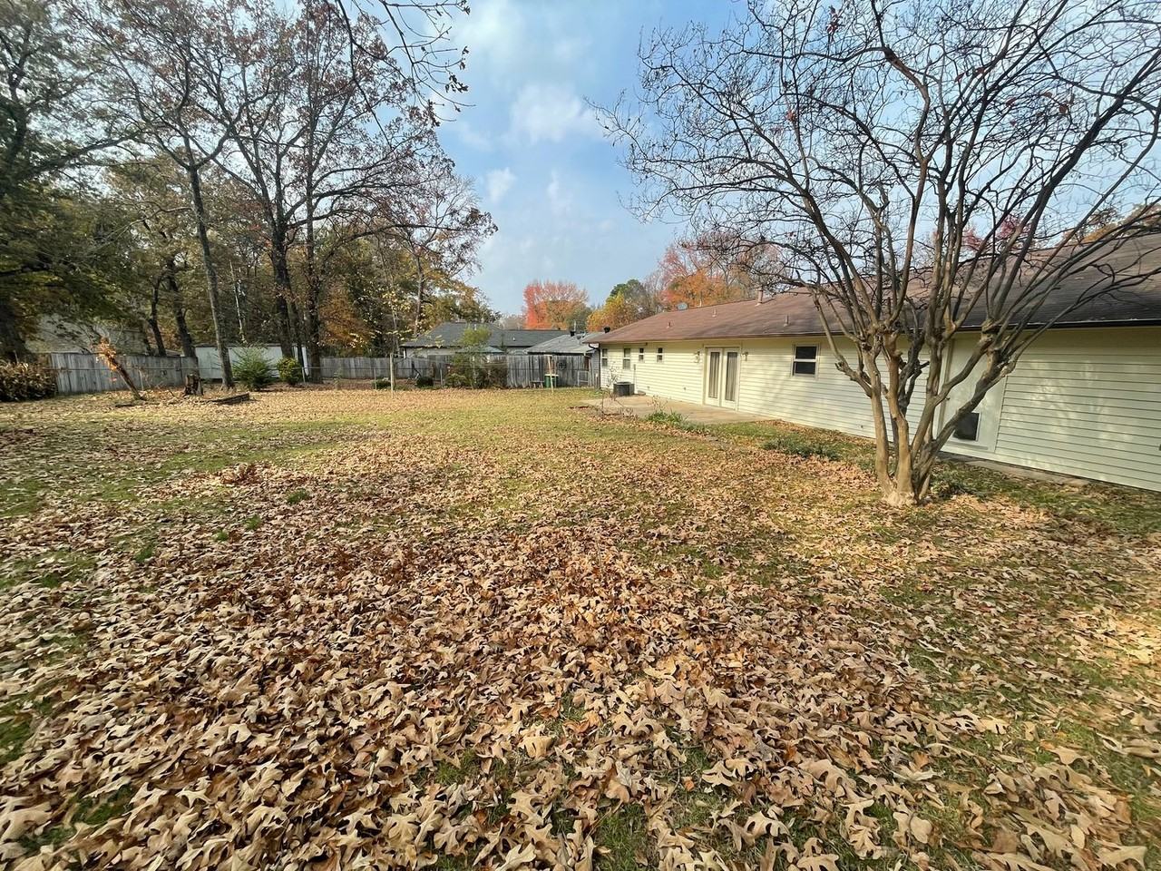 220 Cherrie Ave - Photo 7 of 37