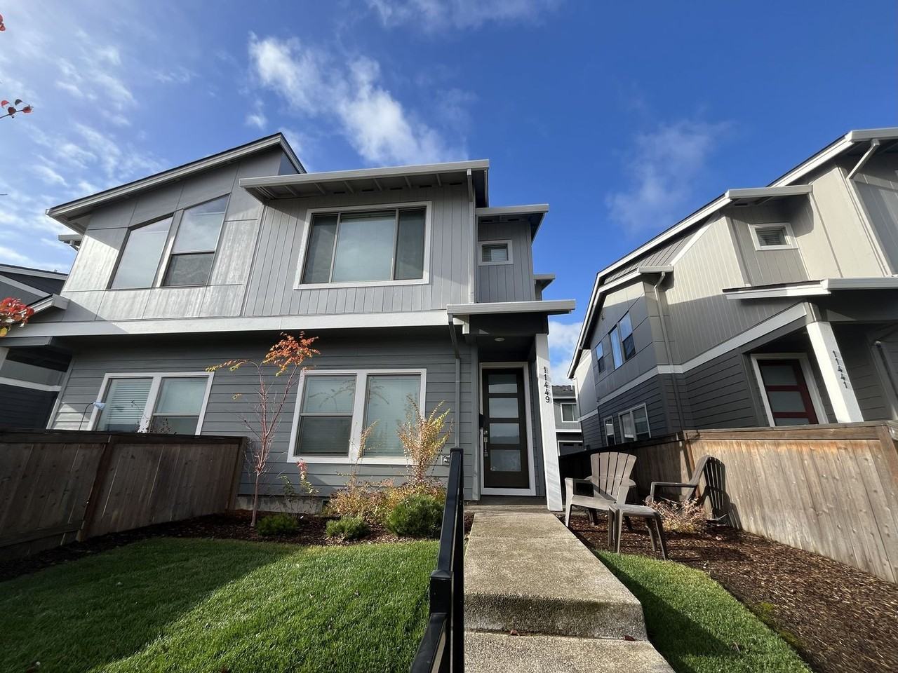 11449 Se Pleasant Valley Pkwy - Photo 2 of 35