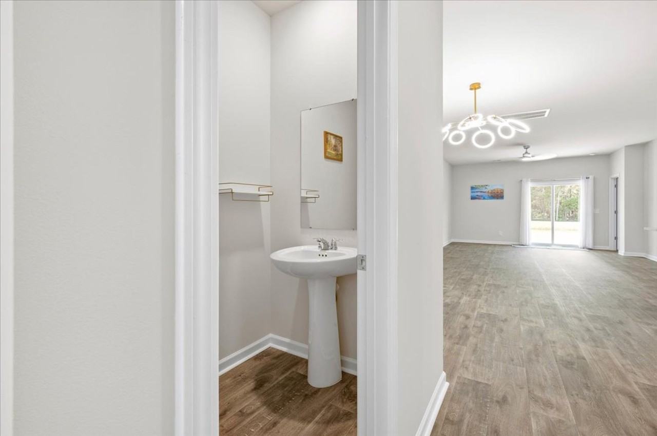 142 Bottlebrush Dr - Photo 7 of 45