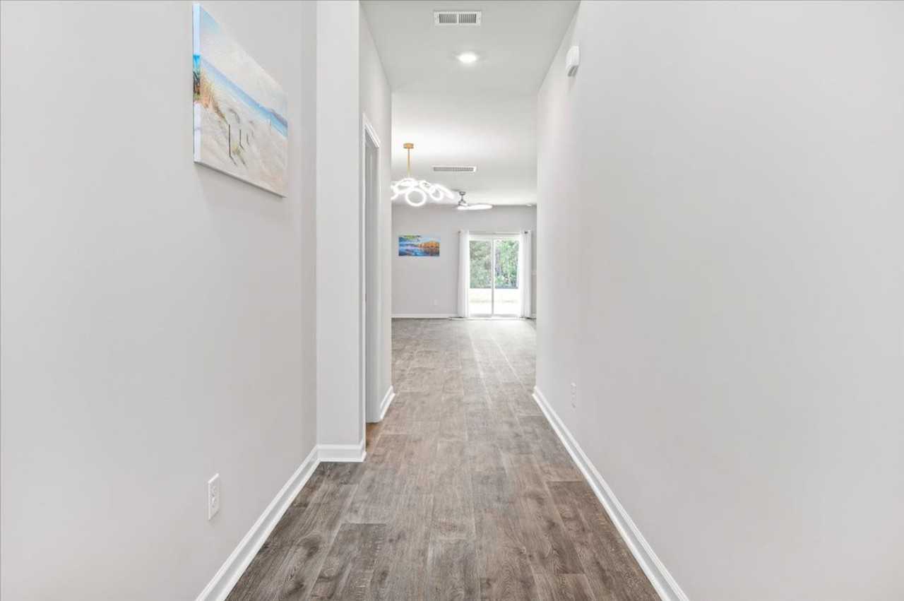 142 Bottlebrush Dr - Photo 7 of 46