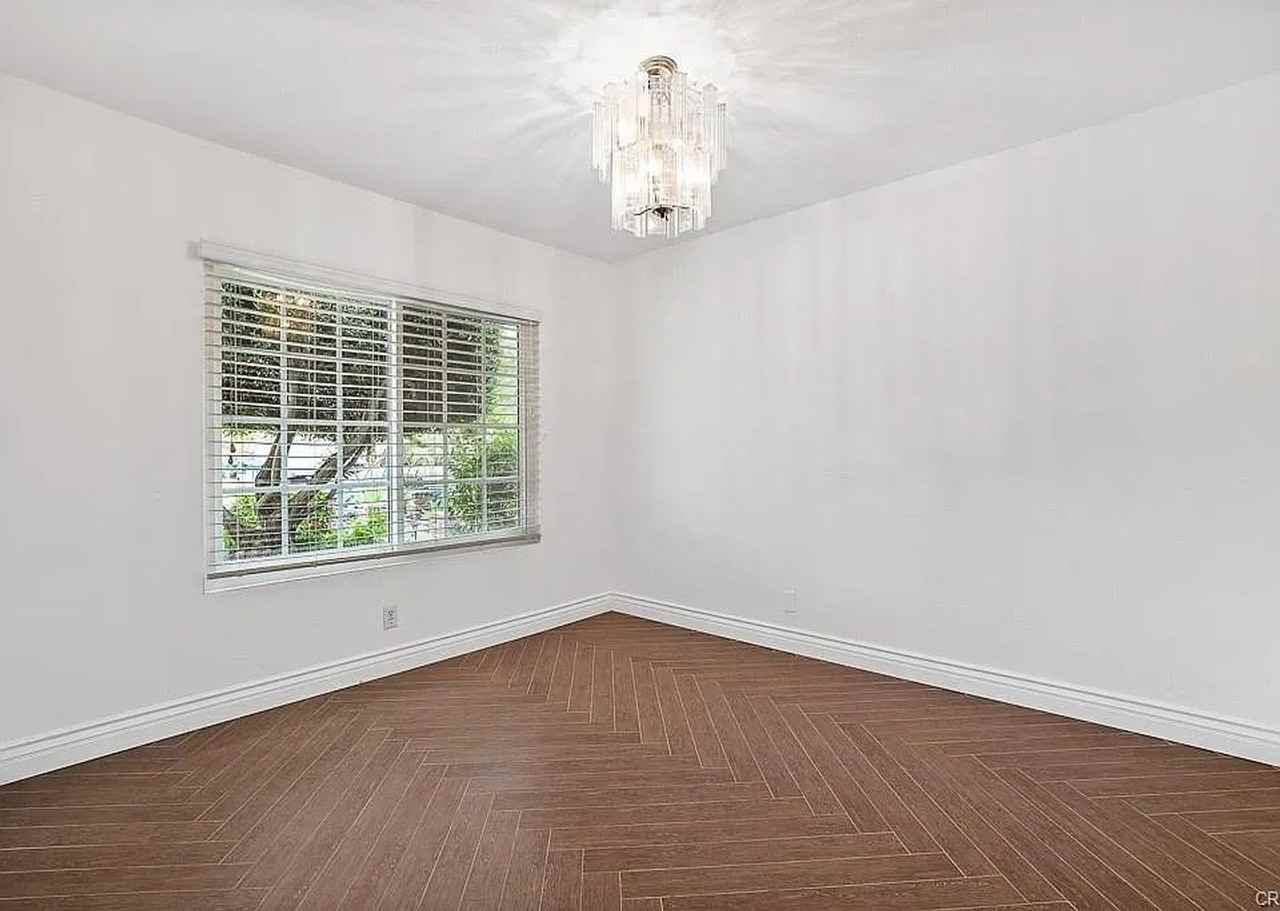 27 Columbus - Photo 2 of 33