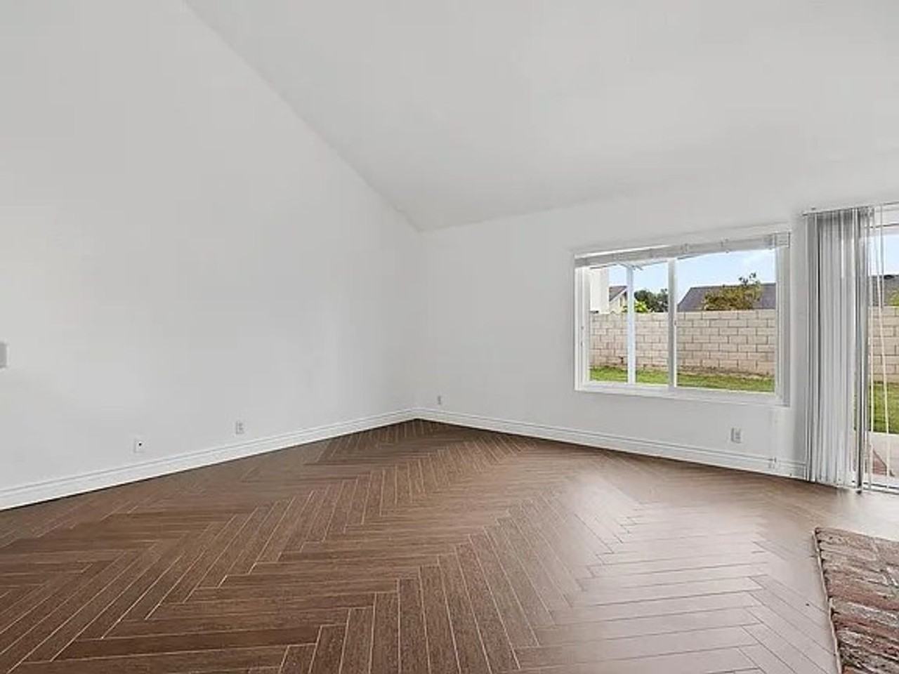 27 Columbus - Photo 5 of 33