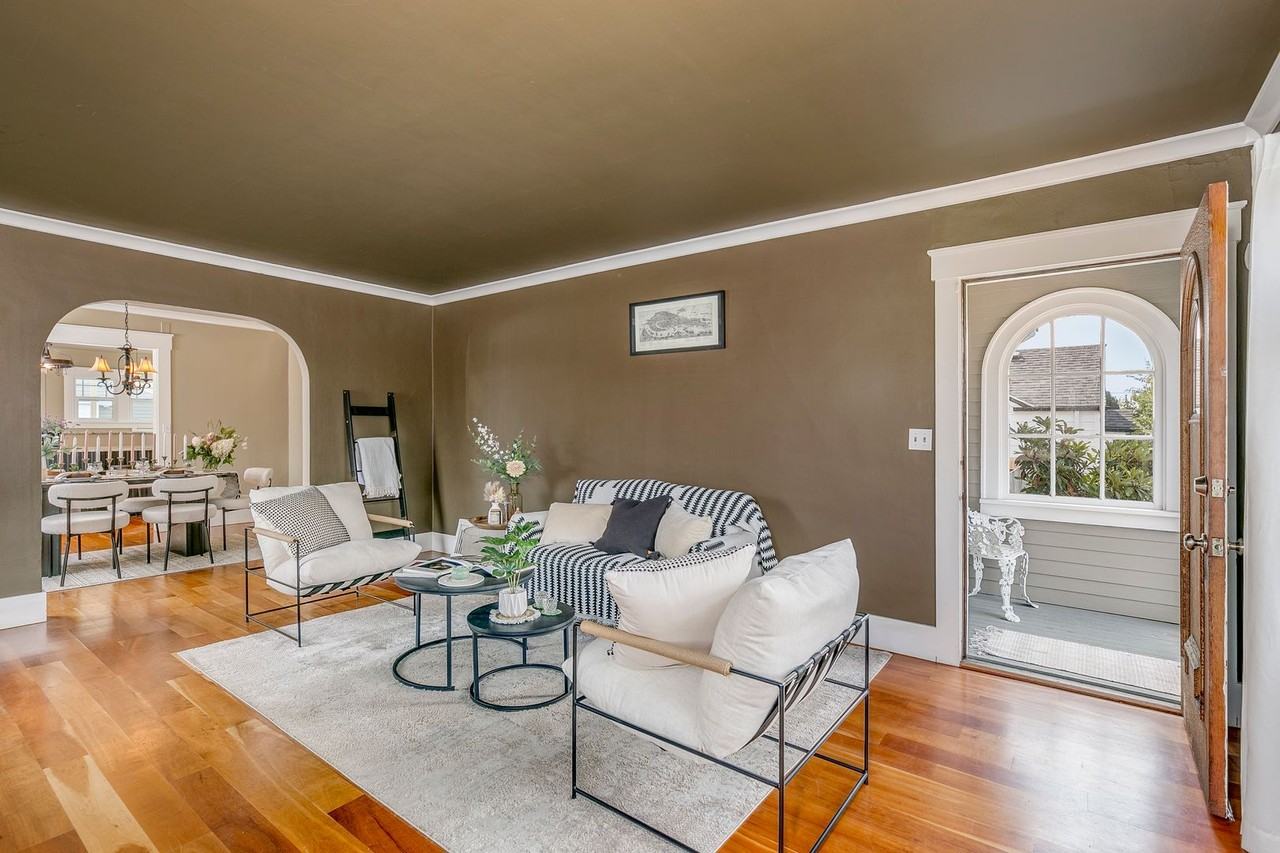 431 Avenue F - Photo 5 of 30