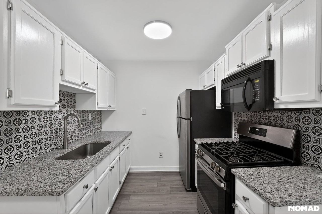 405 Fairburn Rd Sw - Photo 2 of 50