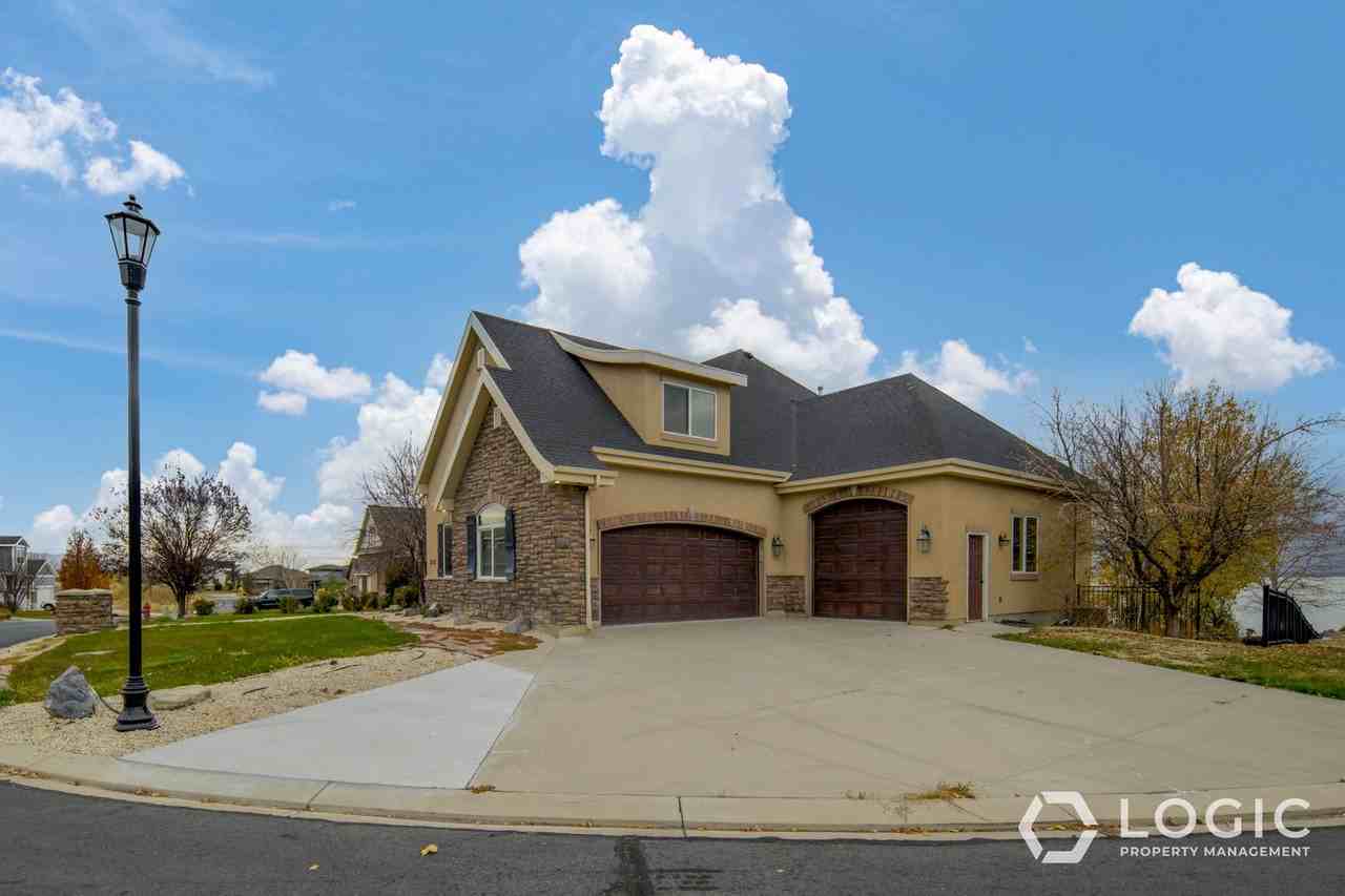 1852 S Centennial Blvd - Photo 3 of 50